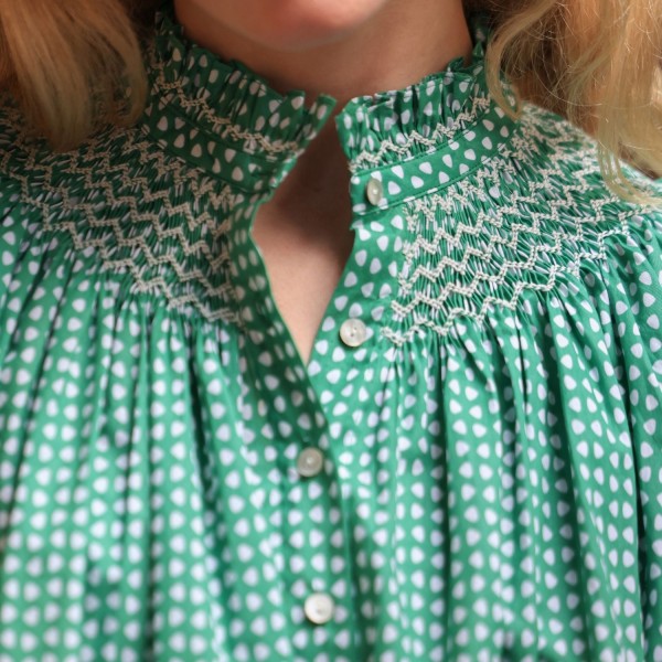 Scholl Blouse Golf Hole Green with Chalk Hand Smocking Edition 72 Scholl Blouse Golf Hole Green with Chalk Hand Smocking Edition 72